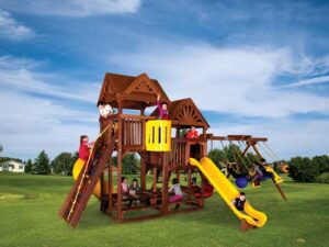 45E King Kong Clubhouse Pkg II w/Party Table & More